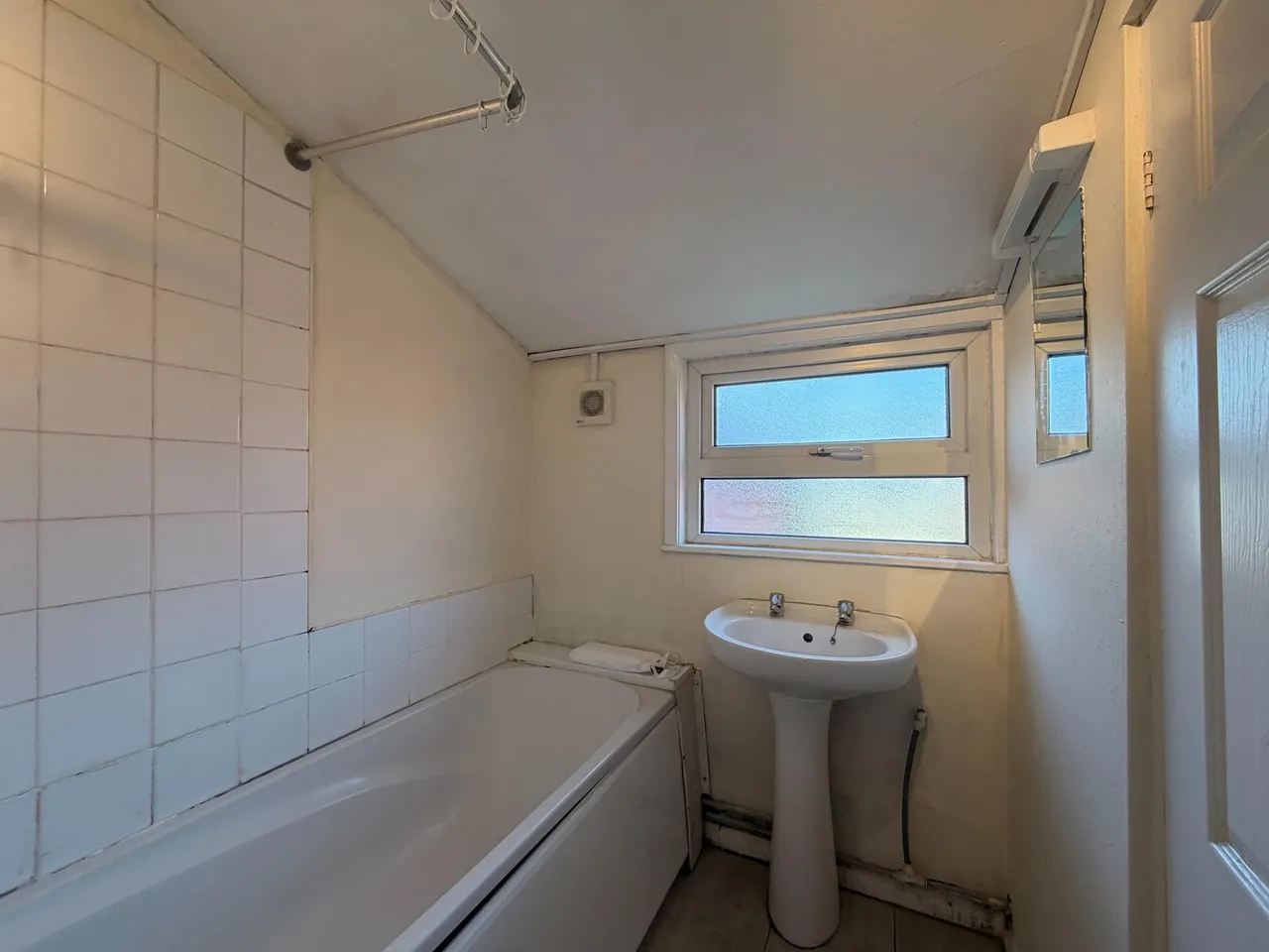 Ferndale Road, Swindon, SN2, photo 6