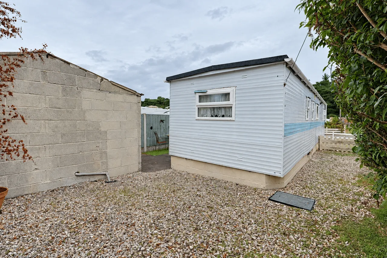 Second Avenue, Parklands Mobile Homes, DN17, photo 11