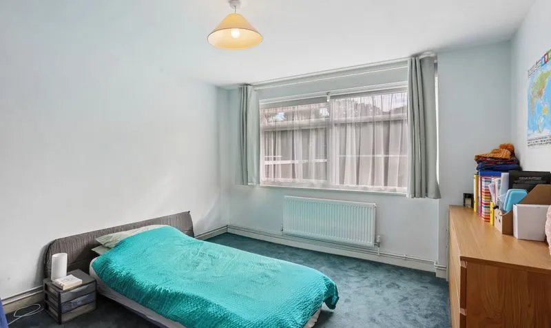 Downs Hill Road, Epsom, KT18, photo 13