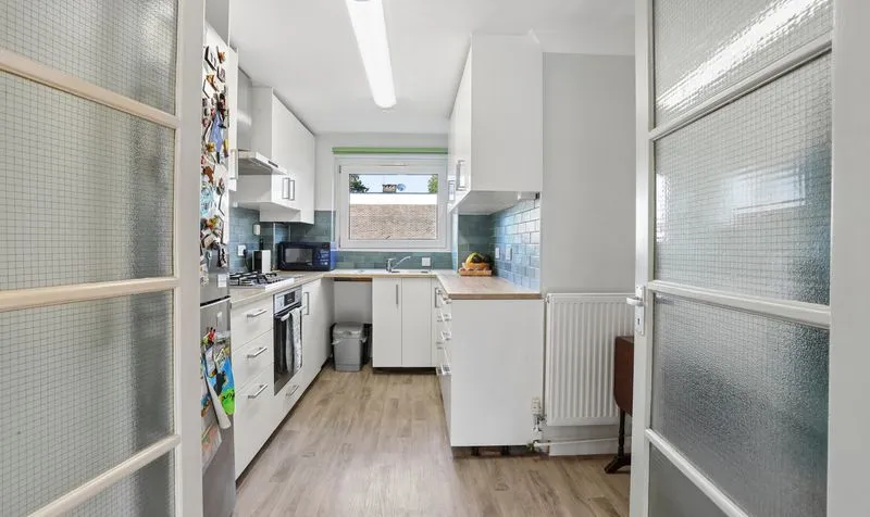 Downs Hill Road, Epsom, KT18, photo 9