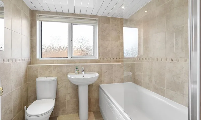 Downs Hill Road, Epsom, KT18, photo 10