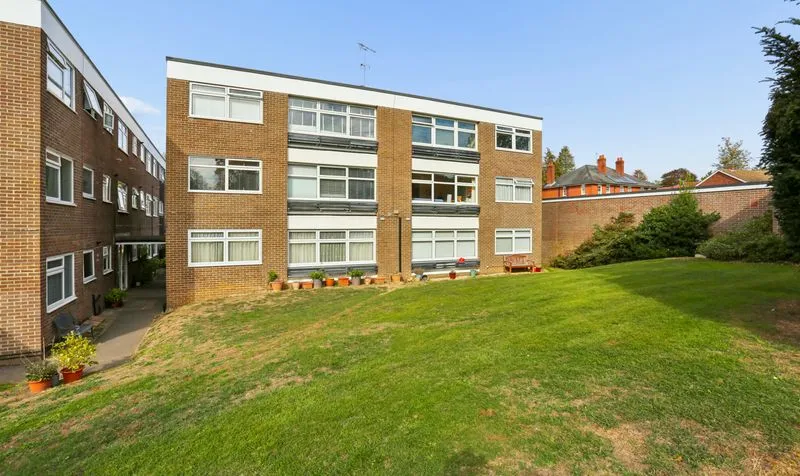 Downs Hill Road, Epsom, KT18, photo 15
