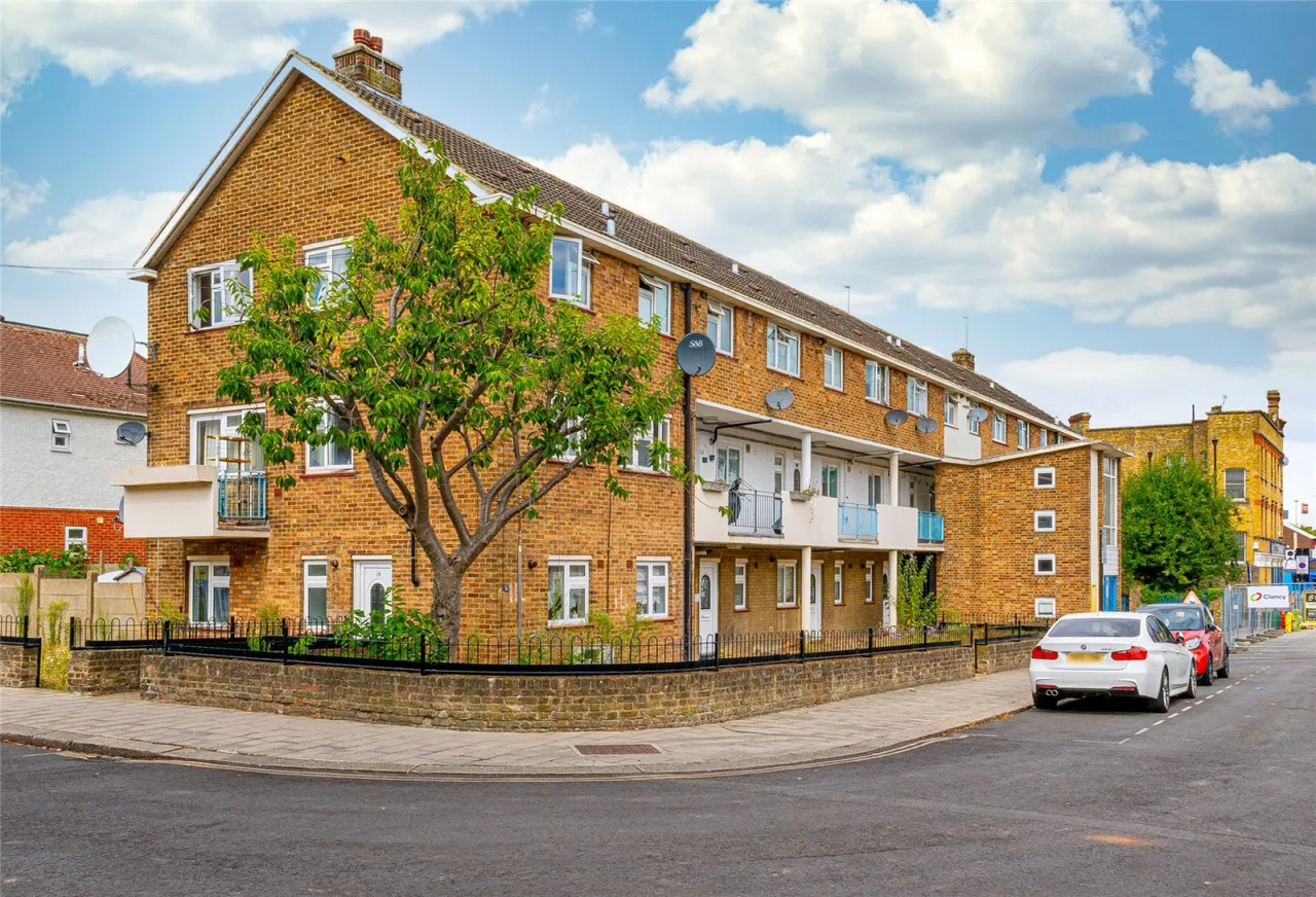 1 bed flat for sale, Penshurst Road, Tottenham