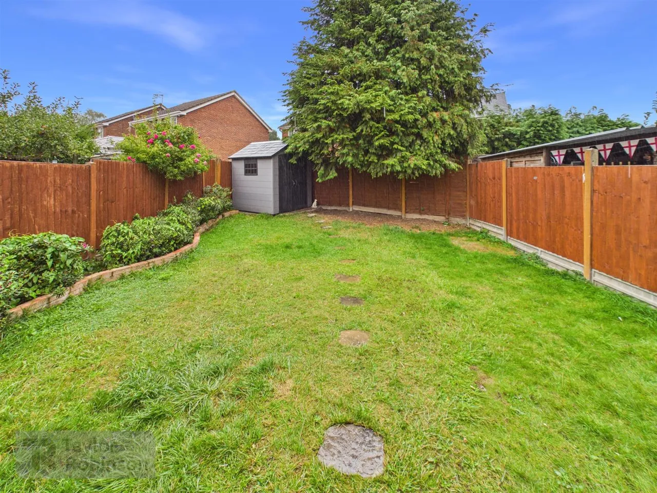 St Hildas Close, Pound Hill, RH10, photo 15