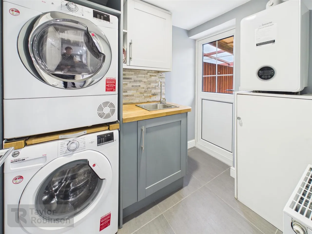 St Hildas Close, Pound Hill, RH10, photo 12
