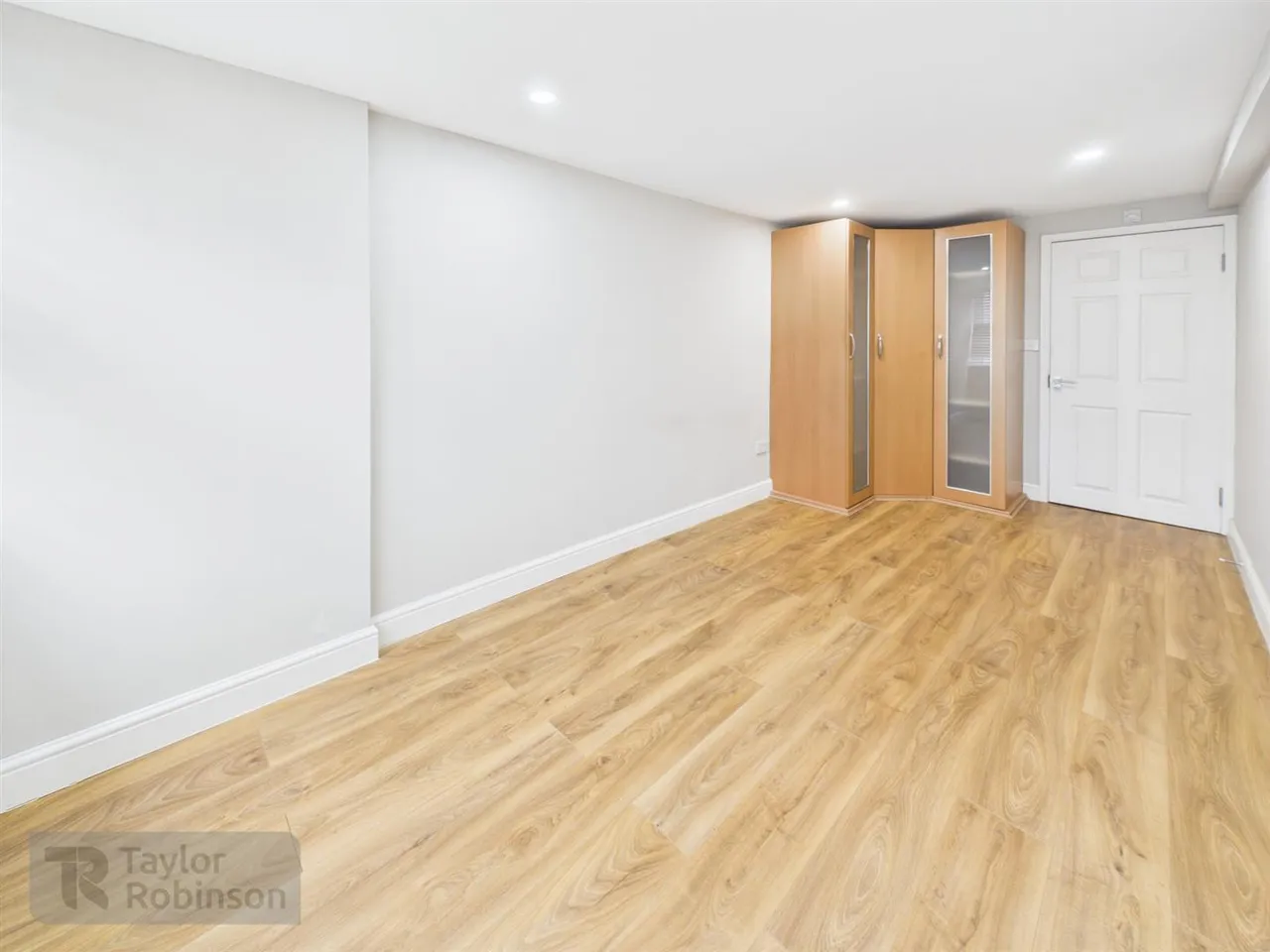 St Hildas Close, Pound Hill, RH10, photo 8