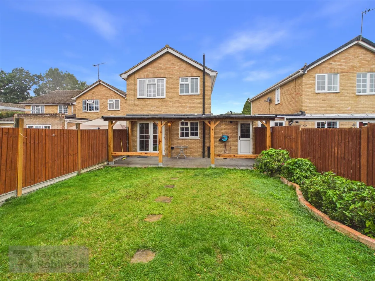 St Hildas Close, Pound Hill, RH10, photo 19