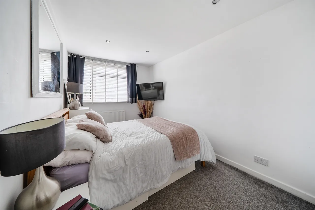 Cadwell Drive, Maidenhead, photo 11