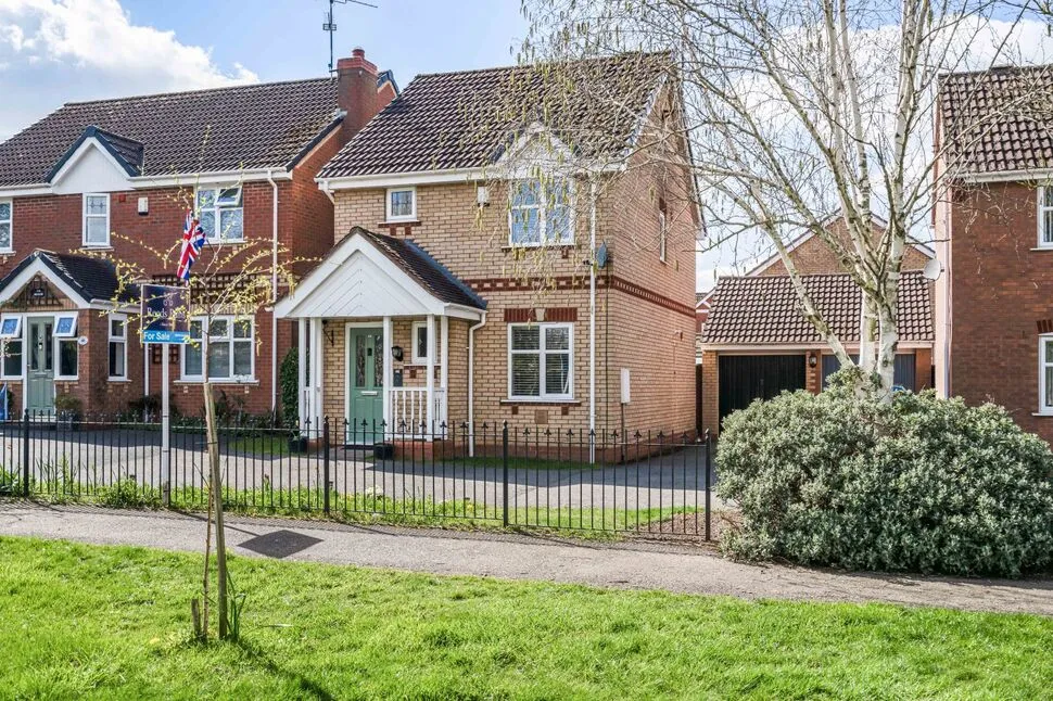 3 bed house for sale, Bluebell Drive, Bedworth, CV12