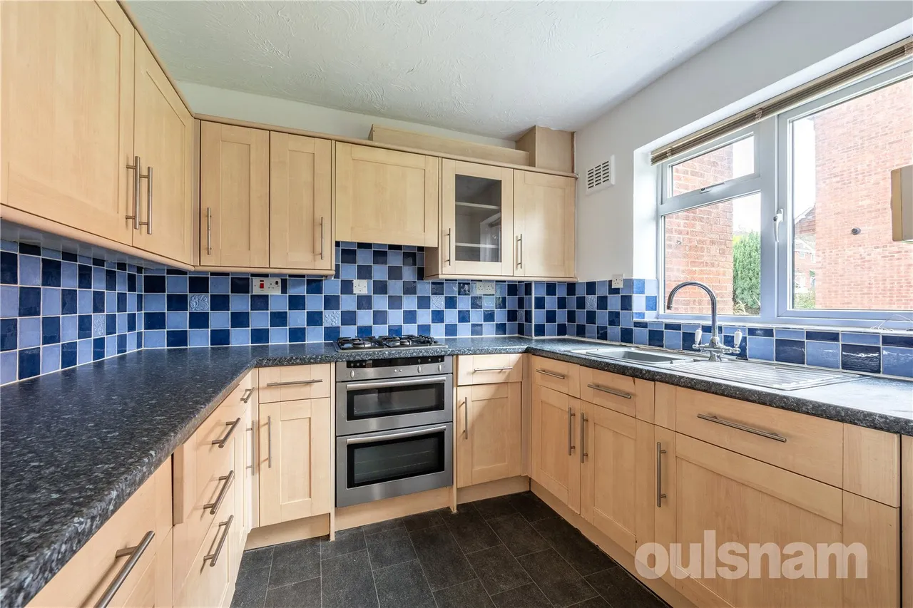 Oldbury Close, Church Hill North, Redditch, Worcestershire, B98 8RF, photo 2