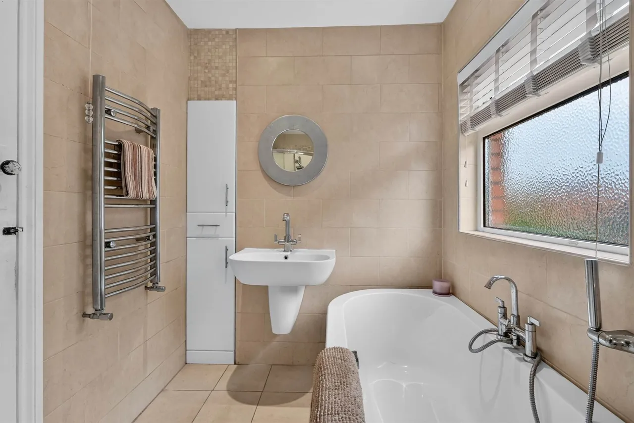 Upper Lisburn Road, Belfast, BT10, photo 33