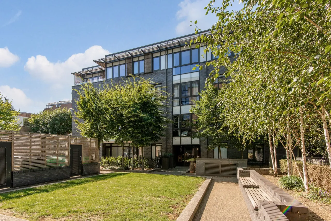 3 bed flat for sale, Cecil Grove, St John's Wood, NW8