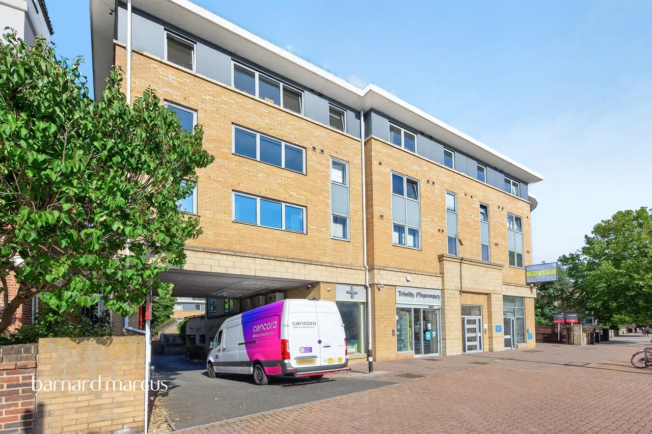 Balham High Road, London, SW17, photo 17