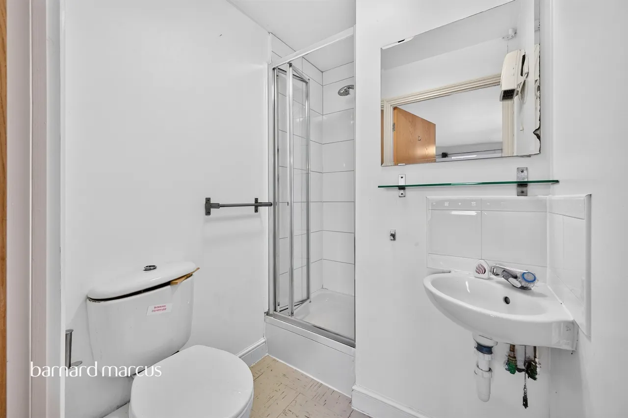 Balham High Road, London, SW17, photo 5