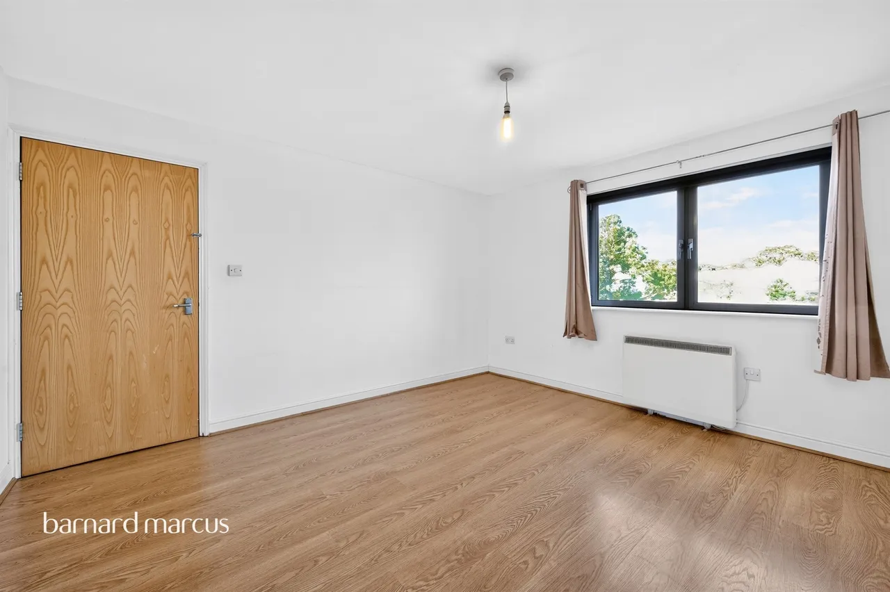 Balham High Road, London, SW17, photo 15
