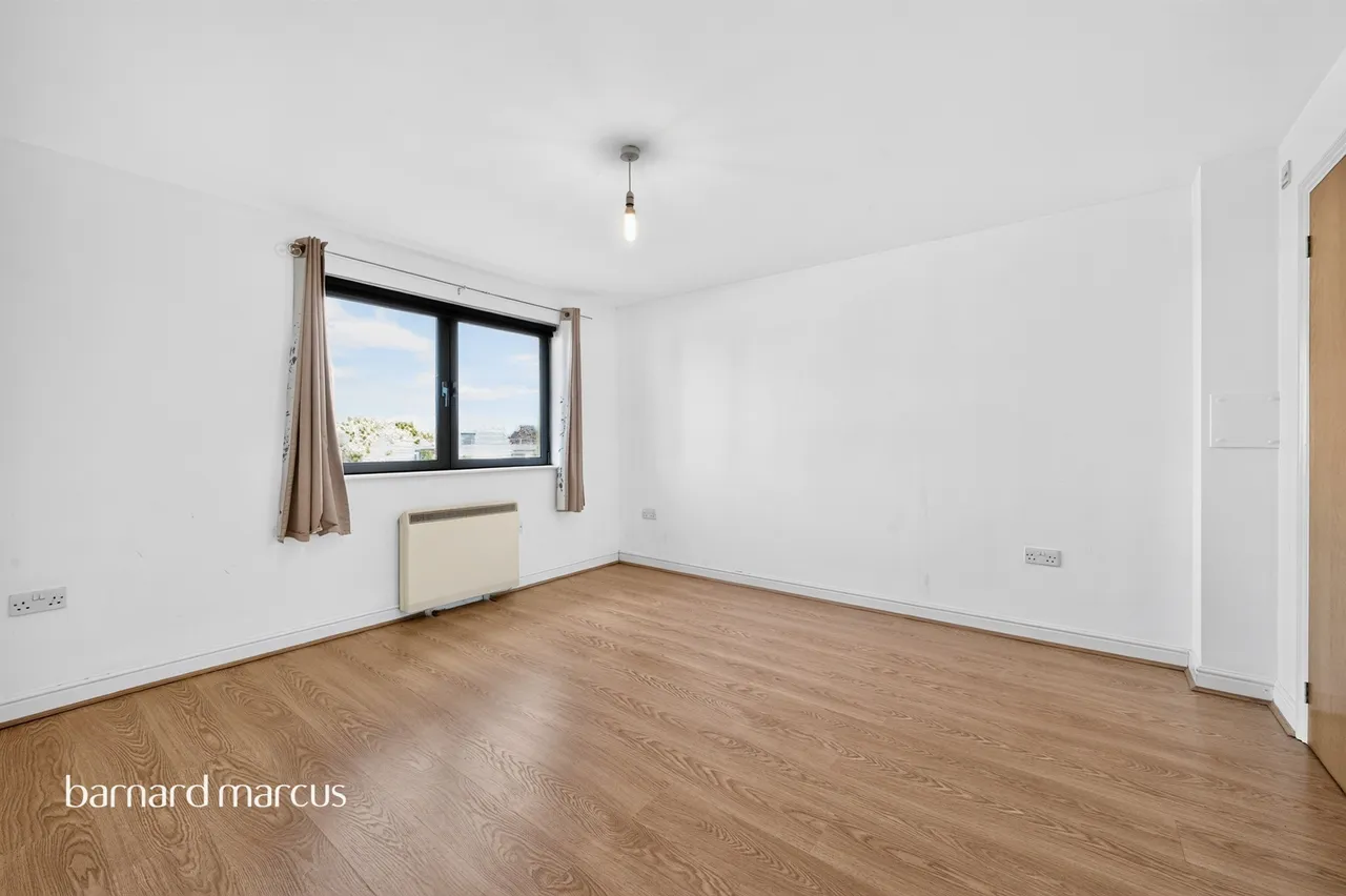 Balham High Road, London, SW17, photo 16