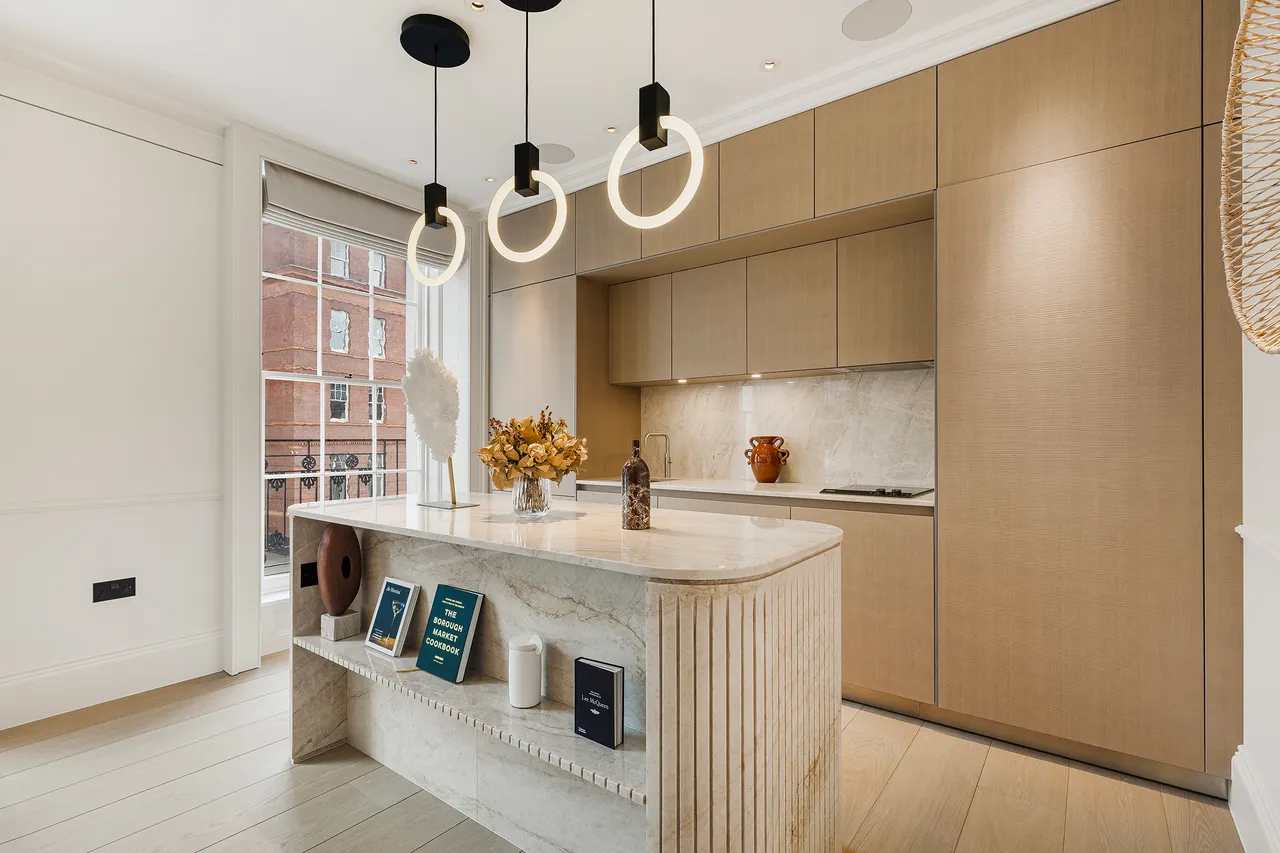 Montpelier Street, Knightsbridge, London, photo 4