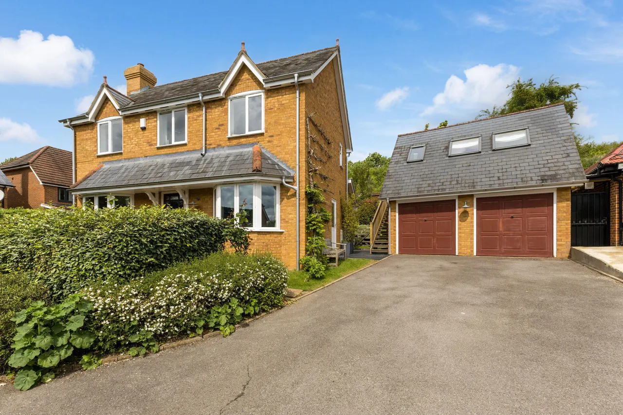 5 bed house for sale — Thanstead Copse, Loudwater, HP10