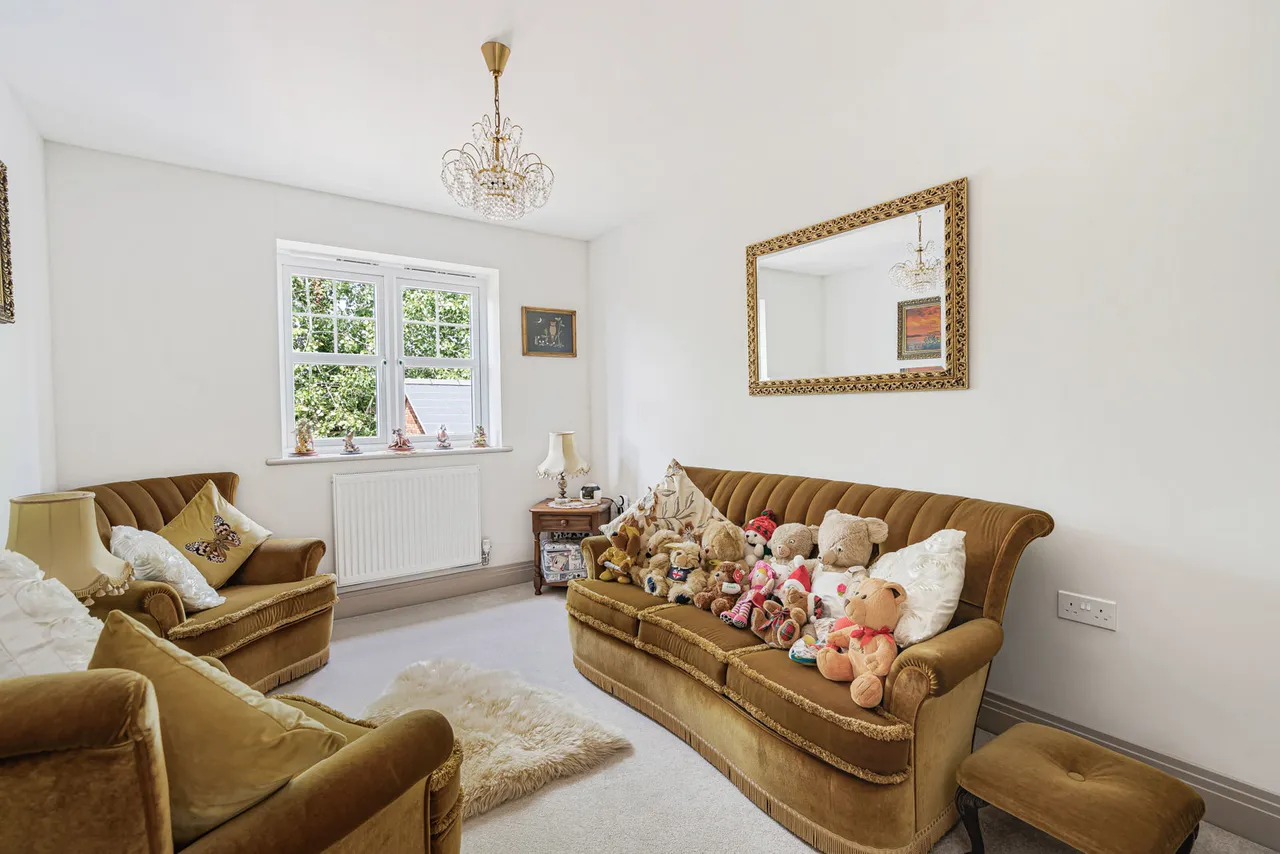 Goslings Place, Badshot Lea, GU9, photo 5