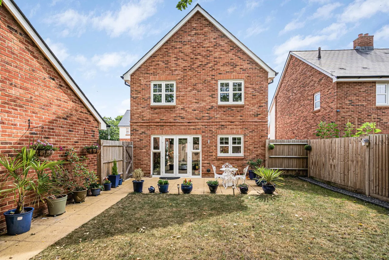 Goslings Place, Badshot Lea, GU9, photo 10