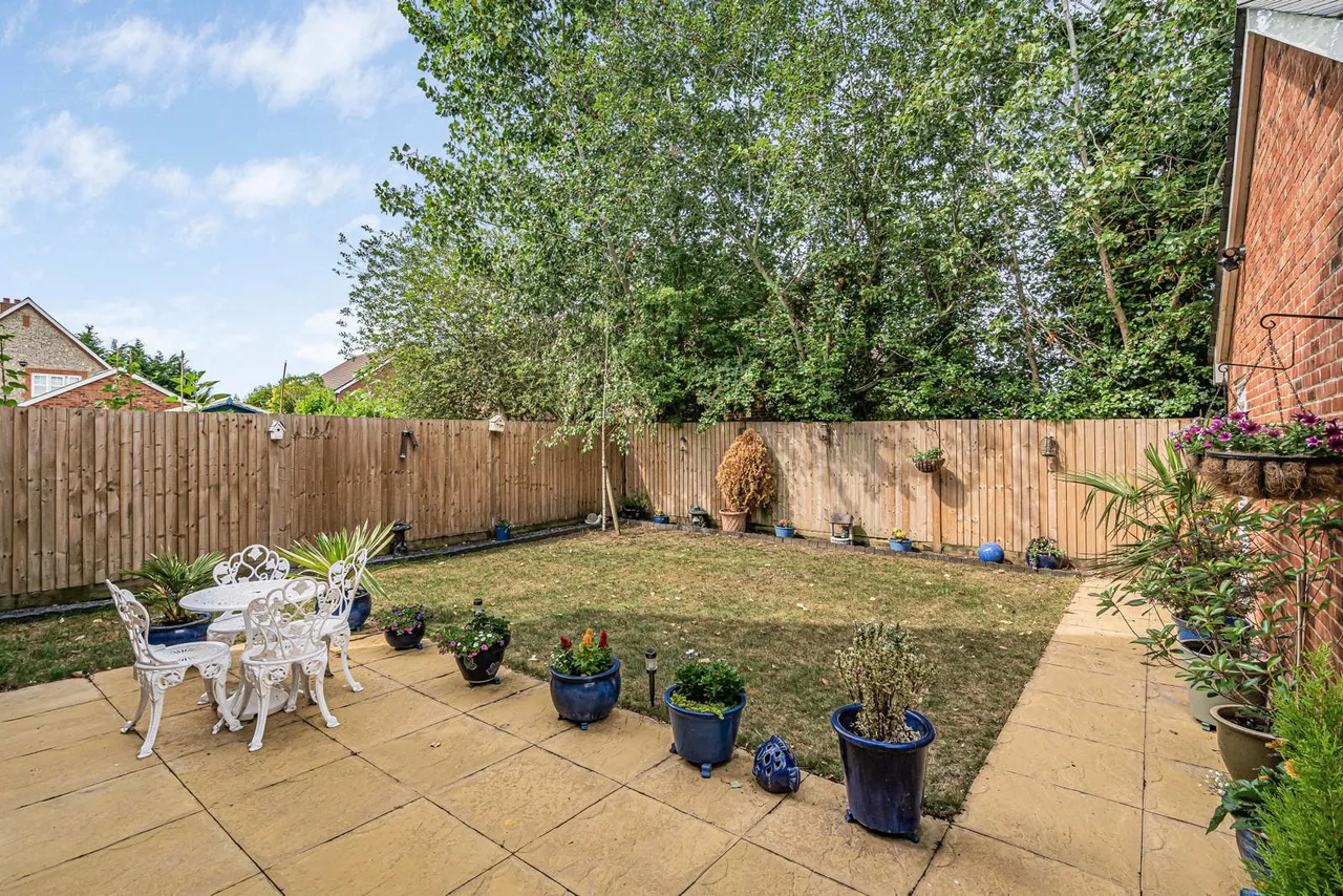 Goslings Place, Badshot Lea, GU9, photo 11
