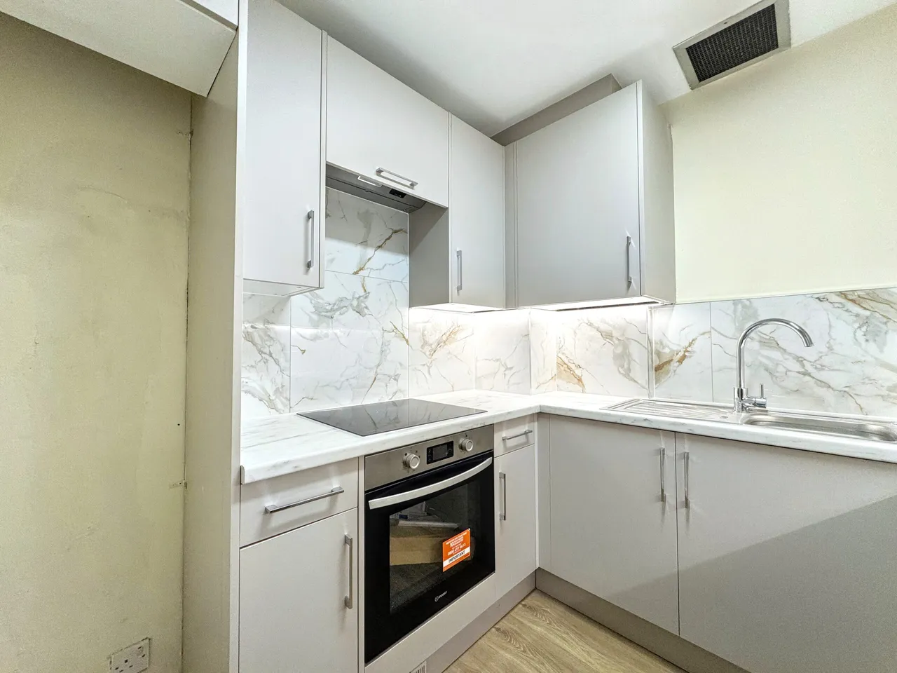 Edgware Way, Eaton Court, HA8, photo 8