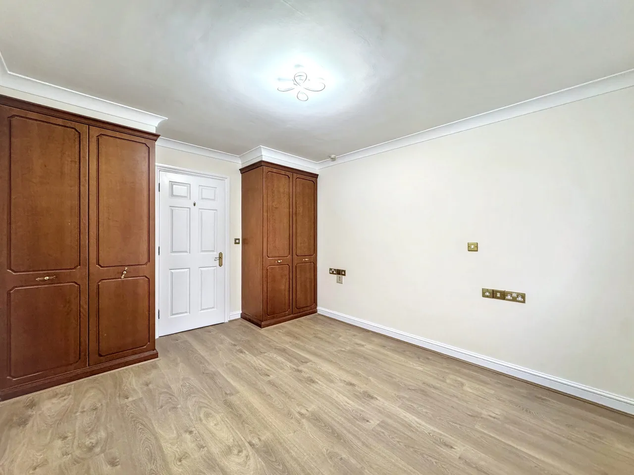 Edgware Way, Eaton Court, HA8, photo 5