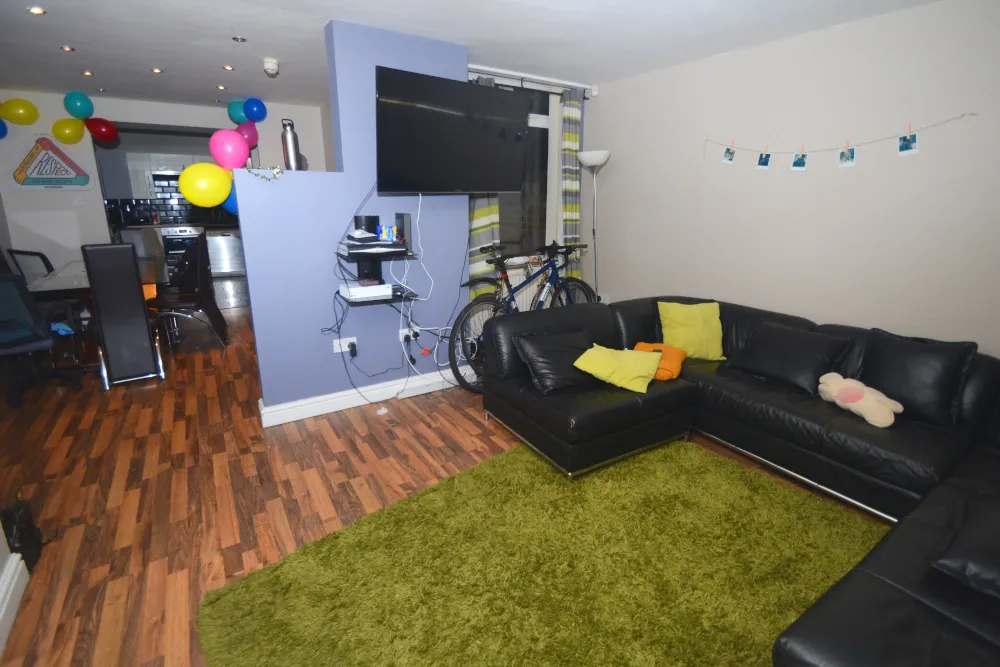 6 bed house to rent, Moseley Road, Fallowfield, M14