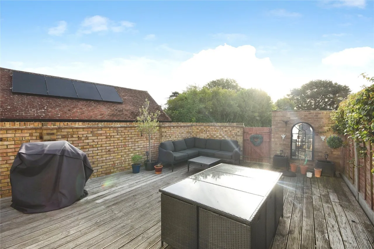 Connaught Road, Rayleigh, SS6, photo 22
