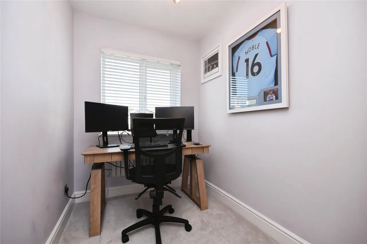 Connaught Road, Rayleigh, SS6, photo 8