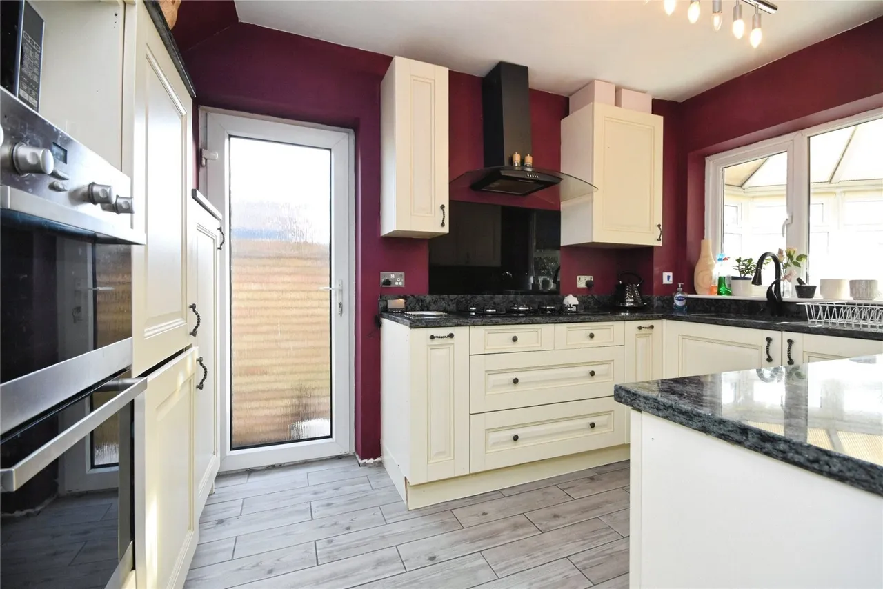Connaught Road, Rayleigh, SS6, photo 17