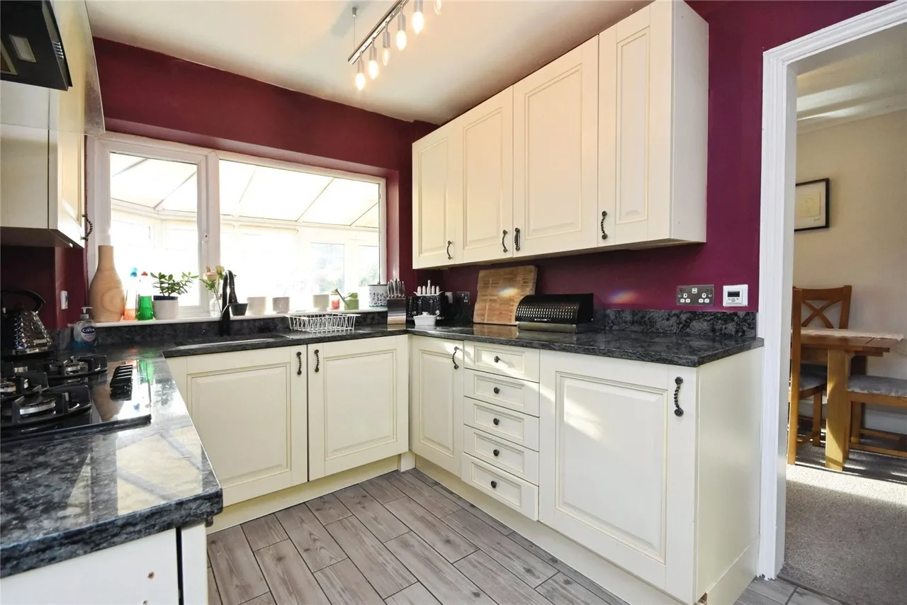 Connaught Road, Rayleigh, SS6, photo 13