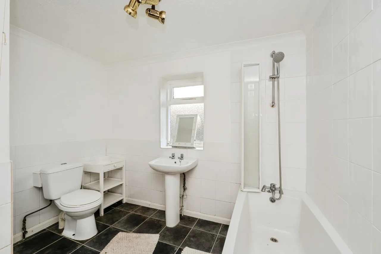 Pembrey Road, Llanelli, SA15, photo 9