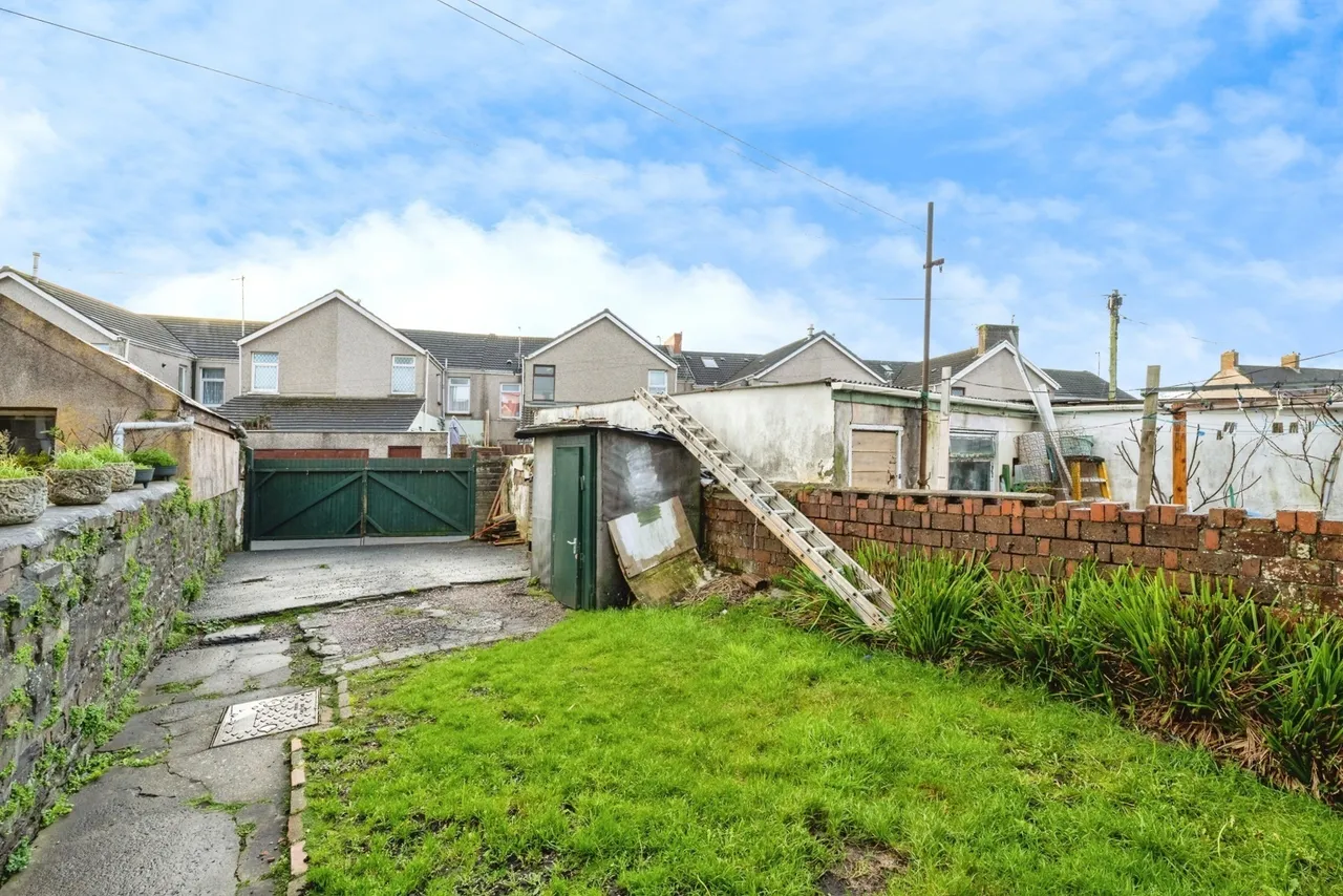 Pembrey Road, Llanelli, SA15, photo 19