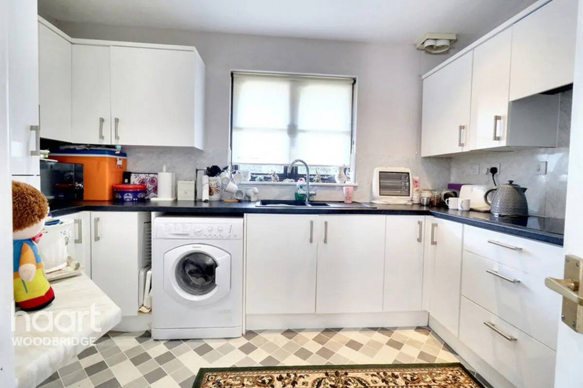 Henley Close, Saxmundham, IP17, photo 2