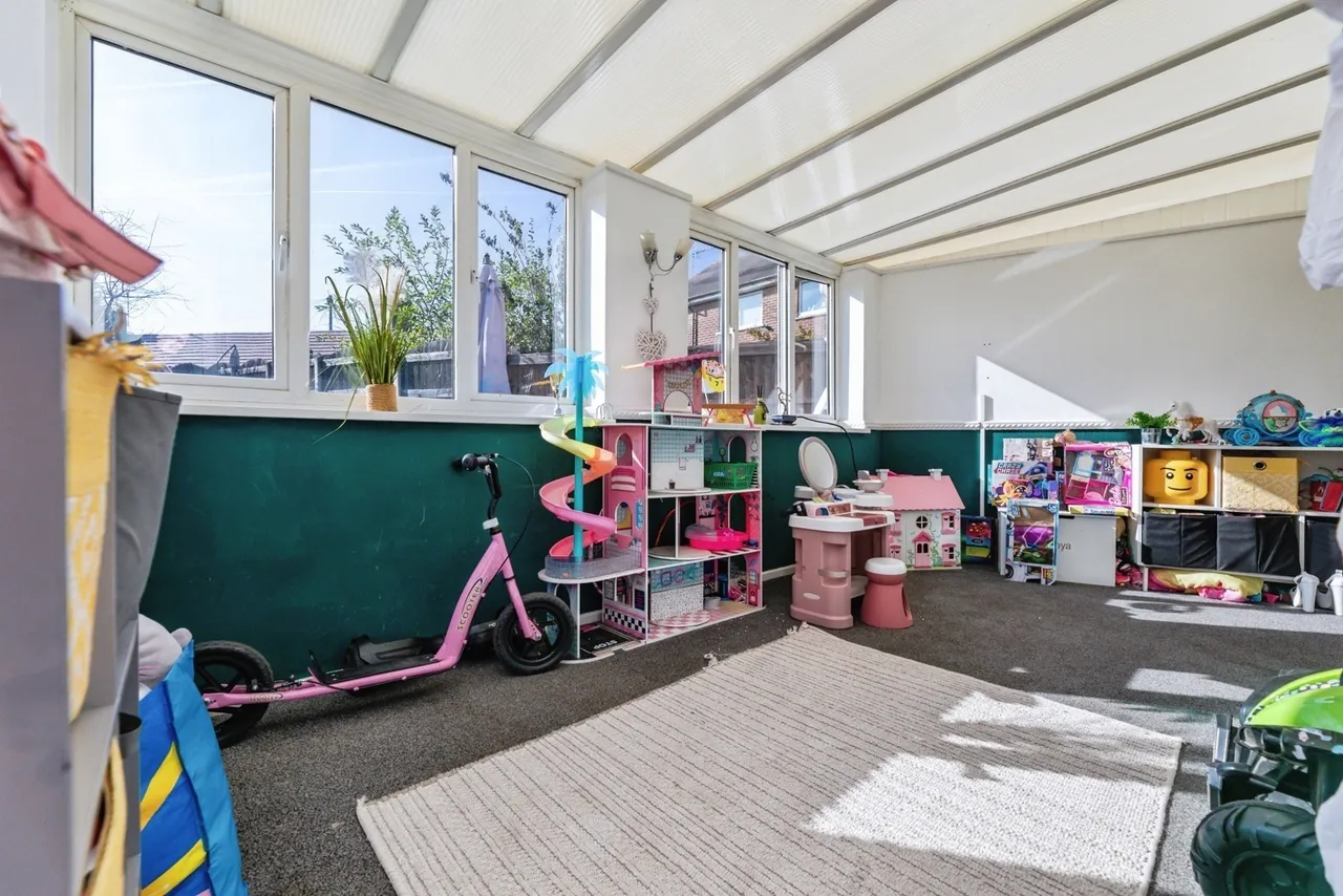Remount Road, Rotherham, South Yorkshire, S61, photo 9