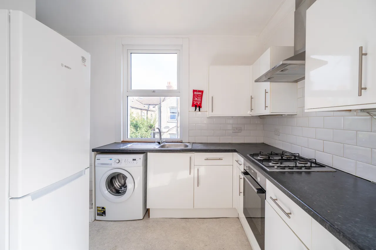 Renmuir Street, London, SW17, photo 2
