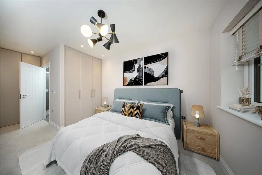 London Road, RG12, photo 6