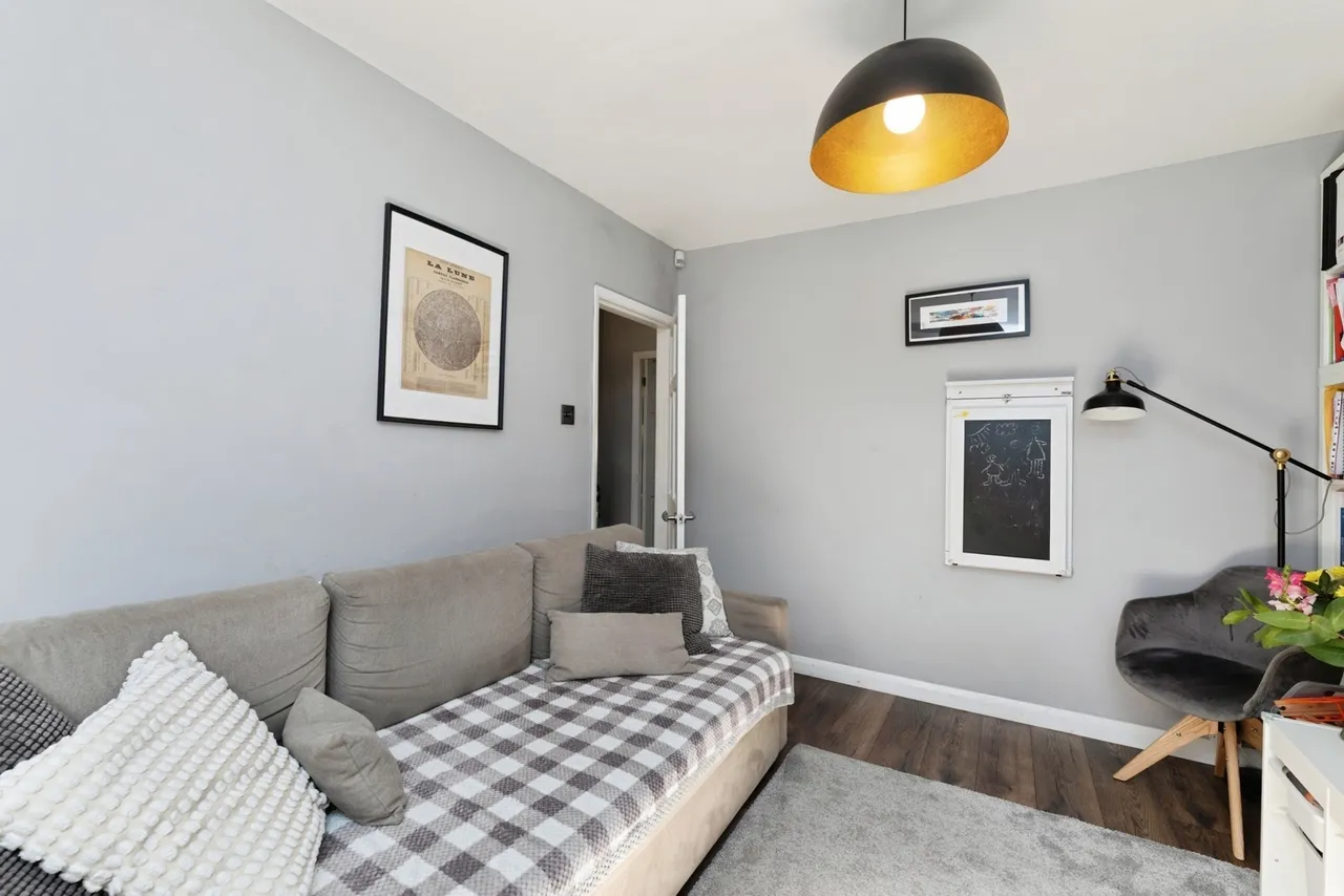 Fullwell Avenue, Ilford, IG5, photo 4
