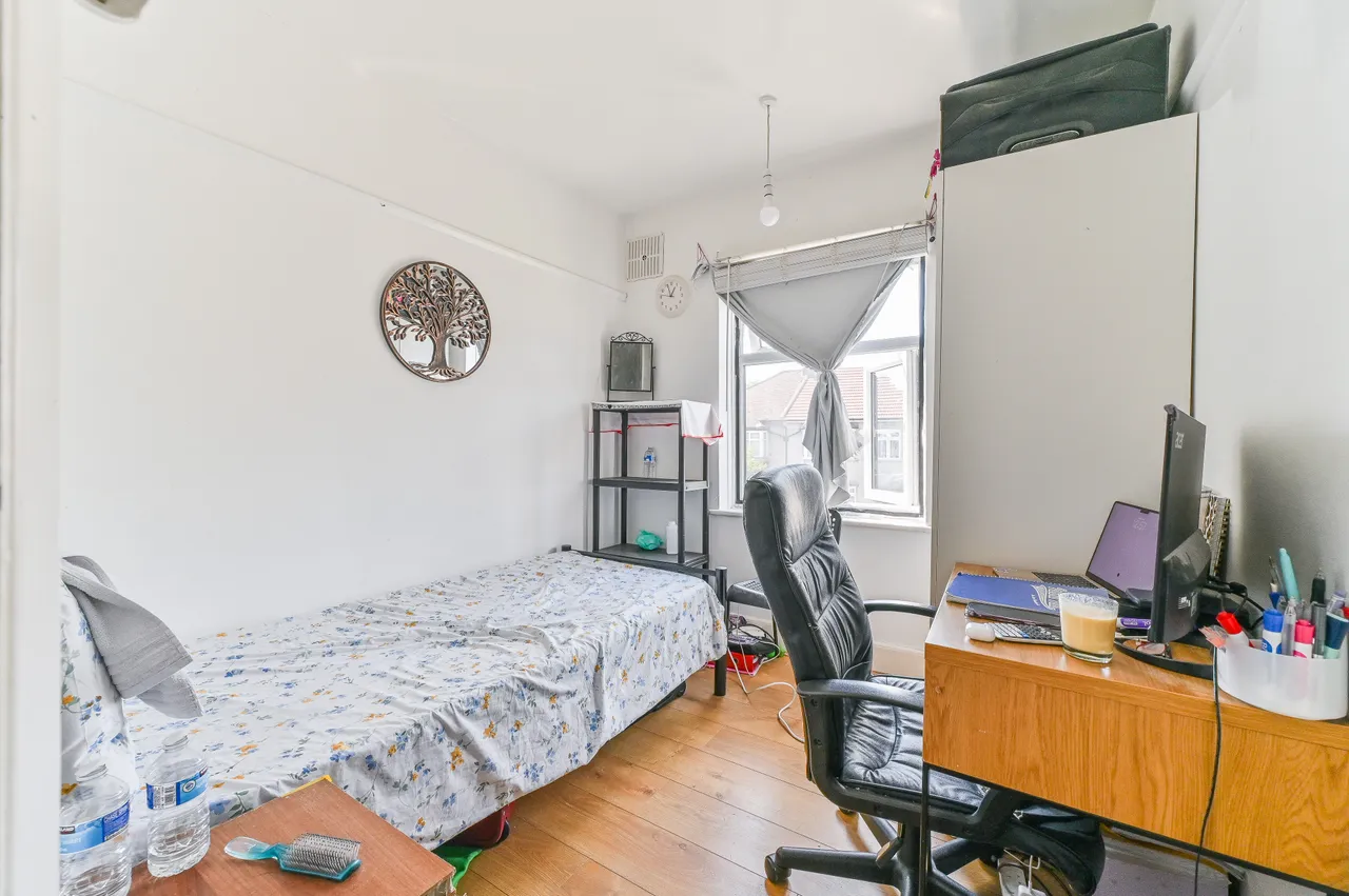 16 Brickfield Road, Thornton Heath, photo 11