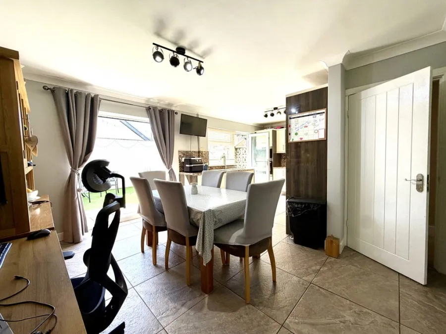 Durham Close, Heolgerrig, CF48, photo 8
