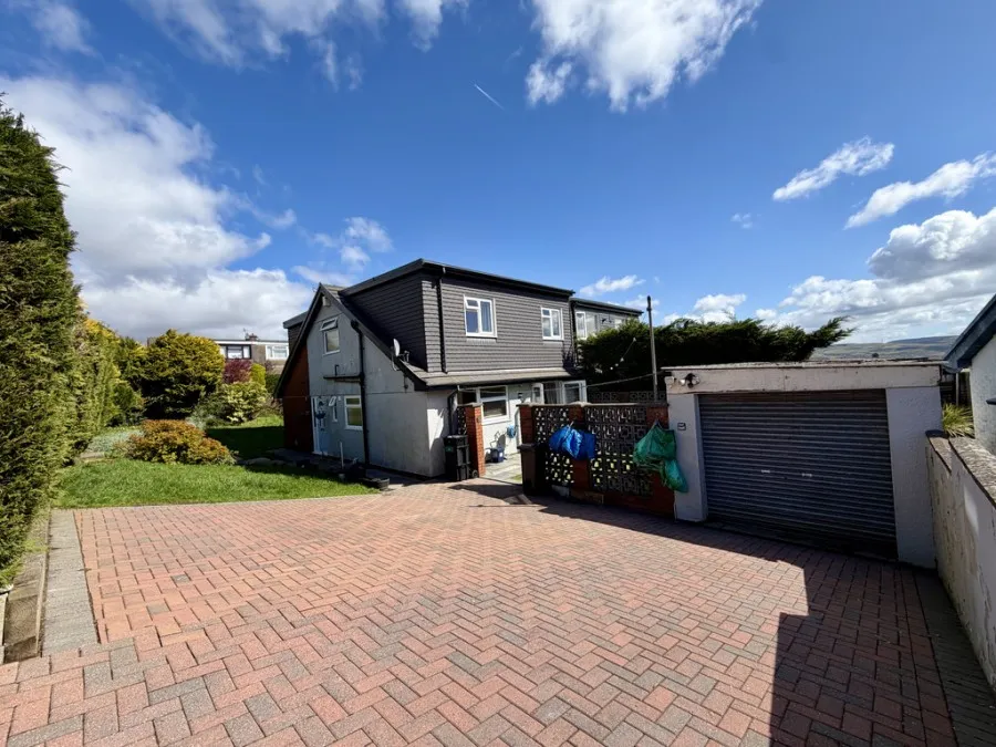 4 bed house for sale, Durham Close, Heolgerrig, CF48