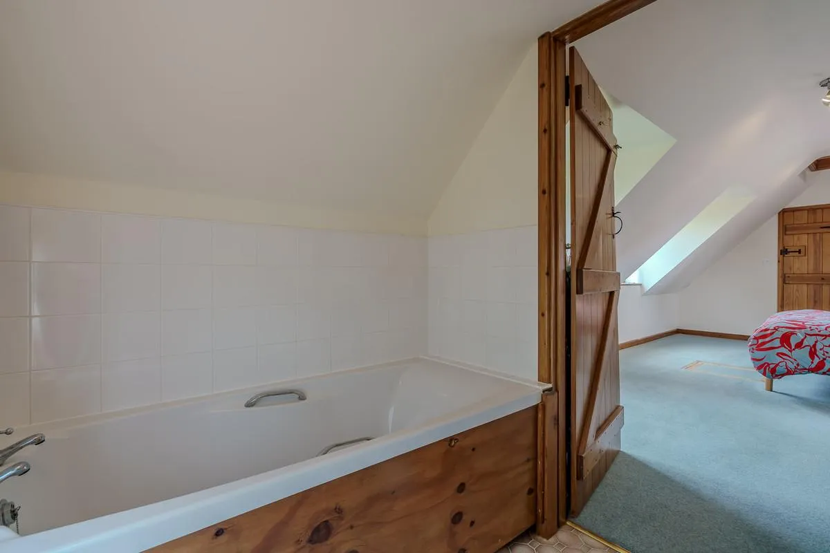 Halesworth Road, Linstead, photo 21