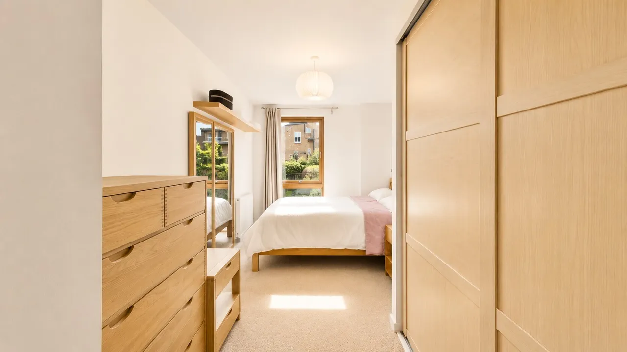 Wingate Square, London, SW4, photo 10