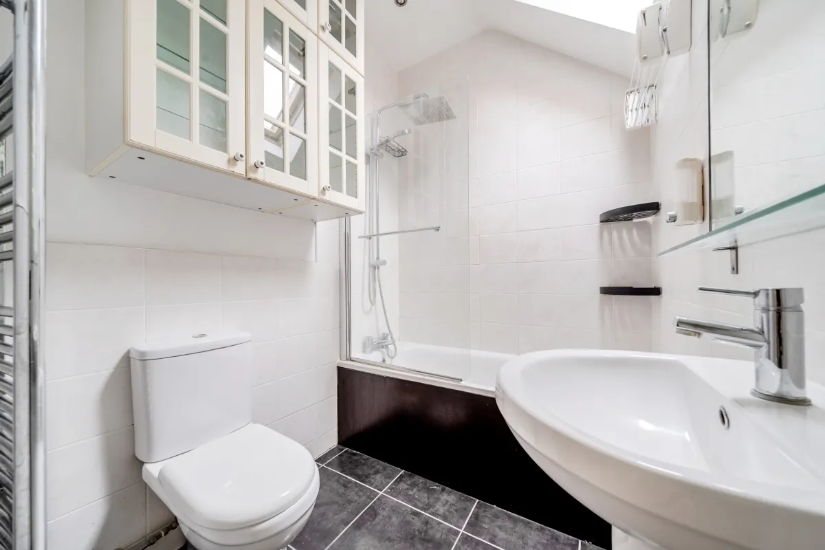 High Street Weybridge KT13, photo 9