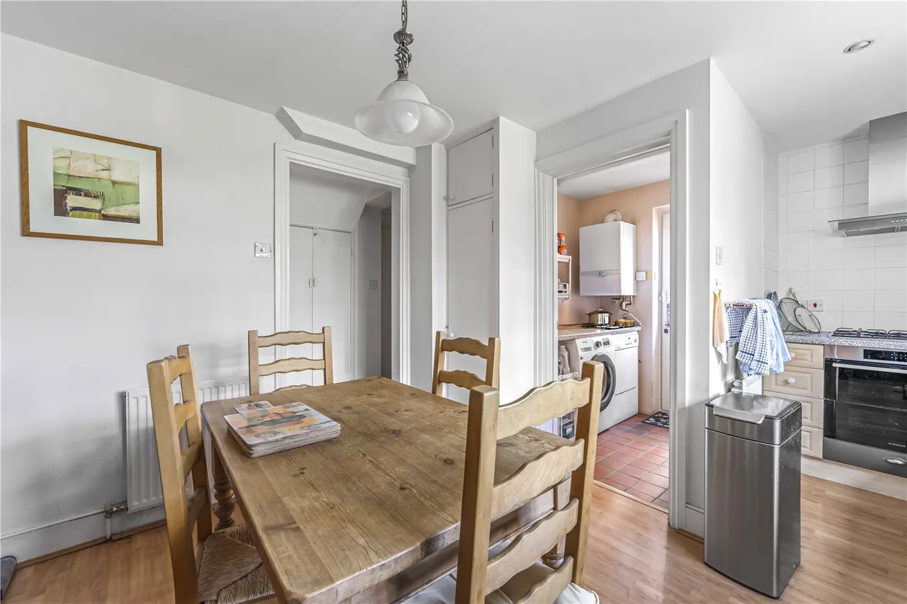 Uxbridge Road, Hampton, TW12 1BG, photo 8