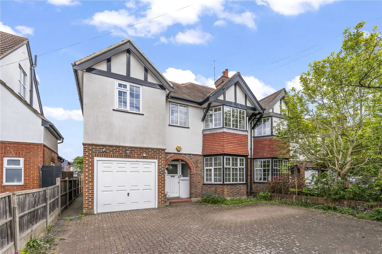 4 bed house for sale — Uxbridge Road, Hampton, TW12 1BG