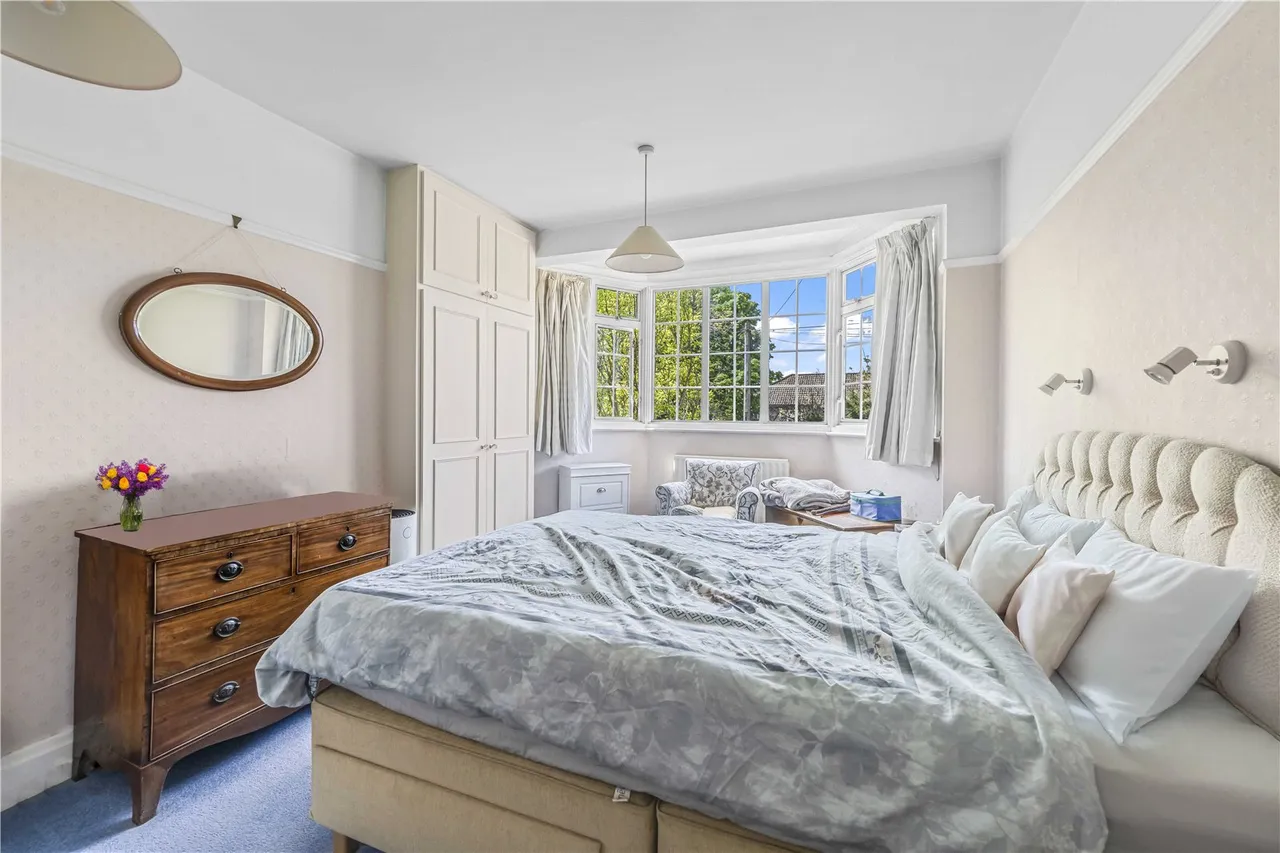 Uxbridge Road, Hampton, TW12 1BG, photo 12