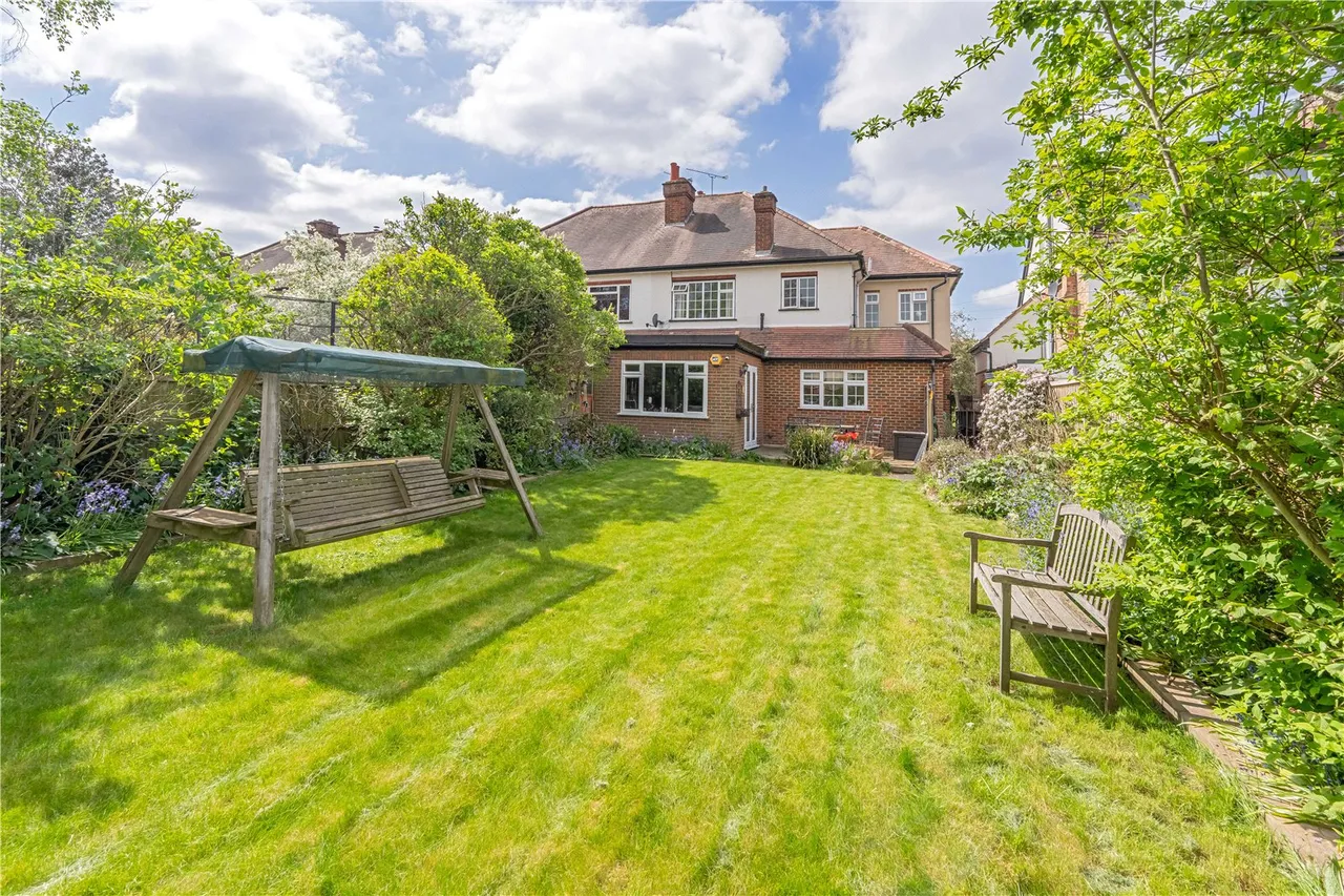 Uxbridge Road, Hampton, TW12 1BG, photo 15