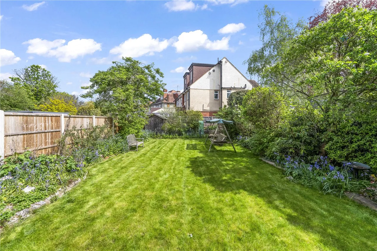 Uxbridge Road, Hampton, TW12 1BG, photo 14